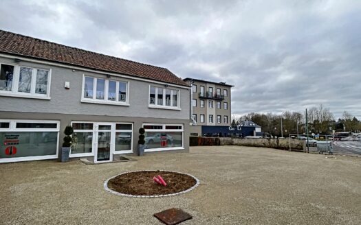 *LOUÉ * — LOCATION CABINETS MÉDICAUX À ASPELT —