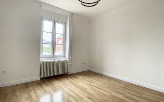 *LOUÉ * — LOCATION CABINETS MÉDICAUX À ASPELT —