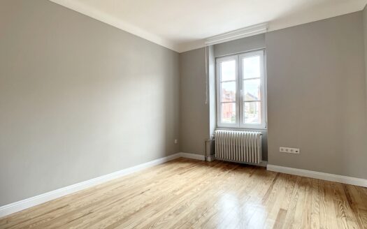 *LOUÉ * — LOCATION CABINETS MÉDICAUX À ASPELT —