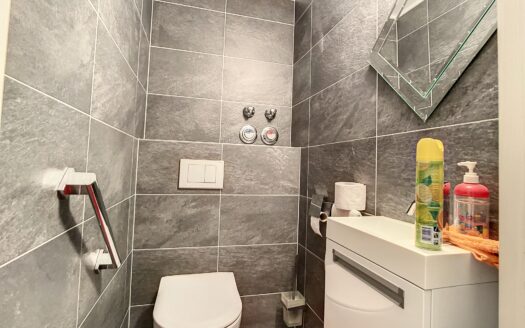 * VENDU * — BEL APPARTEMENT À VENDRE À BONNEVOIE –