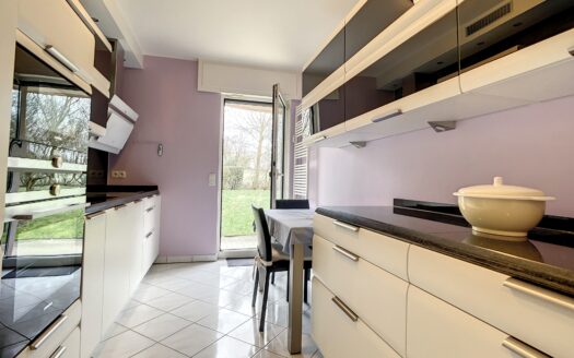* VENDU * — BEL APPARTEMENT À VENDRE À BONNEVOIE –