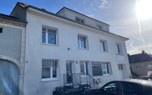 — BUREAU À LOUER À FENNANGE —