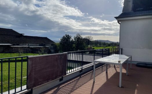— BUREAU À LOUER À FENNANGE —