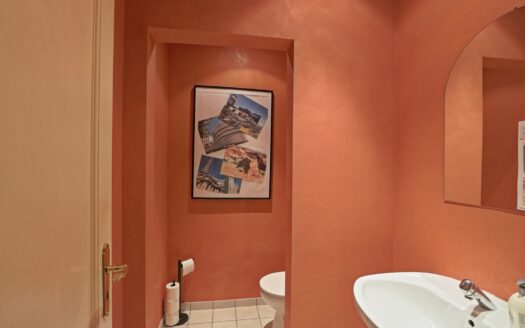 — BUREAU À LOUER À REDANGE-SUR-ATTERT —